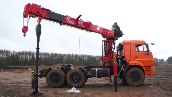Бурильно-крановая установка Бурильно-крановая установка